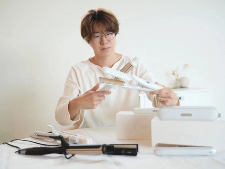 KINUJOヘアアイロンはどれがいい？種類と絹女おすすめのシルクプレートモデルを美容師が教えます