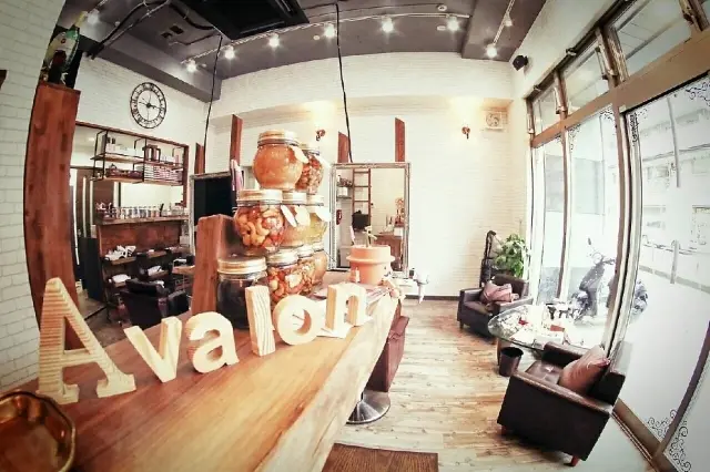 HAIR MAKE Avalon橋本店