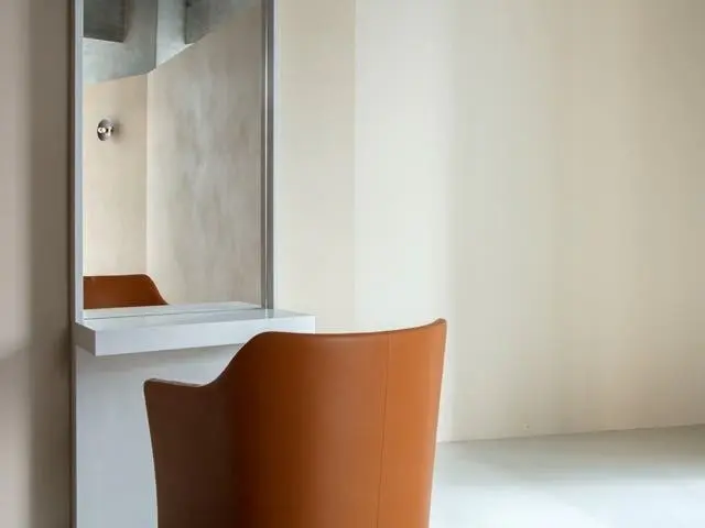 NERO HAIRSALON NAVY