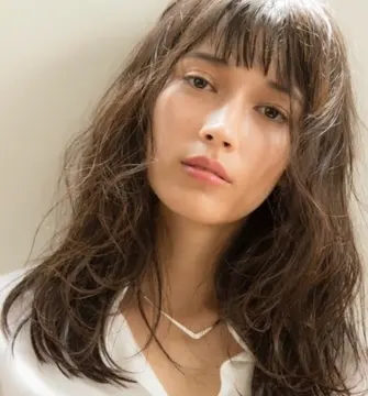 子供っぽいなんて言わせない！ロングヘアで大人っぽい髪型を作る3つのポイント♡