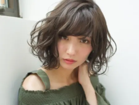 【ボブ×はねる対策・解決】ゆるふわ愛されウェーブで大人のモテ女ヘアアレンジ公開！