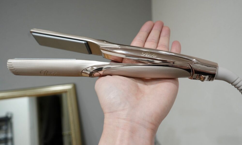 軽くて持ちやすいリファストレートアイロンプロ